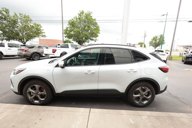 Certified 2025 Ford Escape ST-Line Select w/ Tech Pack #2 AWD/4WD image 4