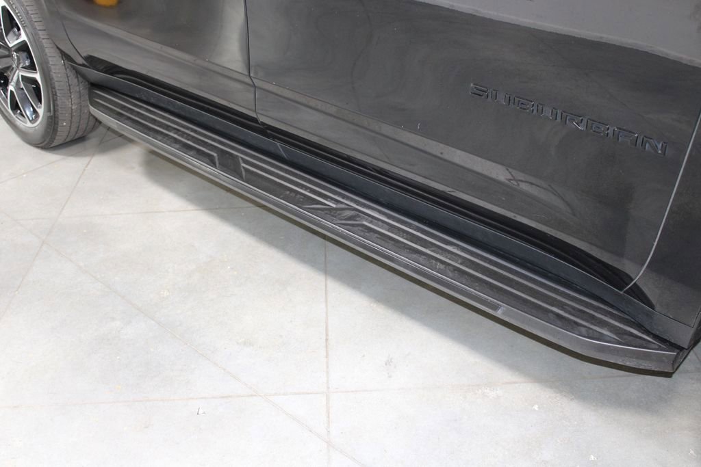 Used 2024 Chevrolet Suburban RST image 15