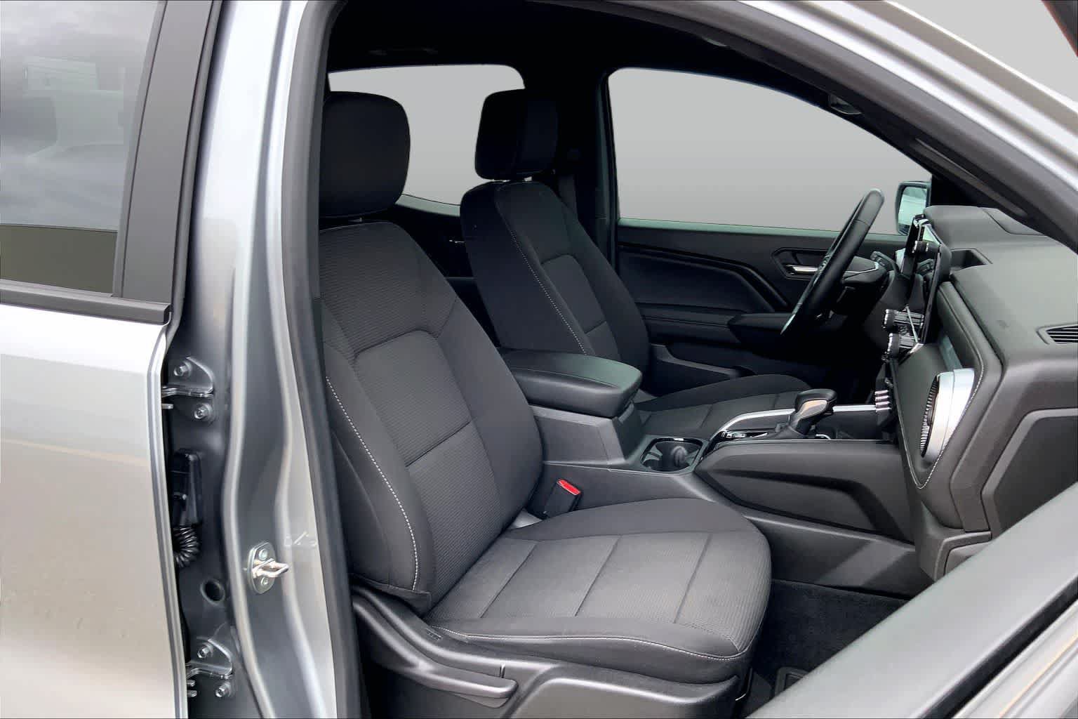 Used 2023 Chevrolet Colorado LT w/ LT Convenience Package II RWD image 9