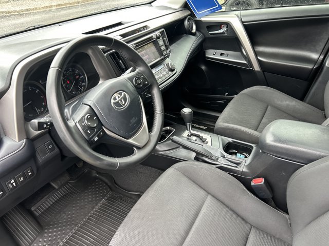 Used 2018 Toyota RAV4 XLE FWD image 17