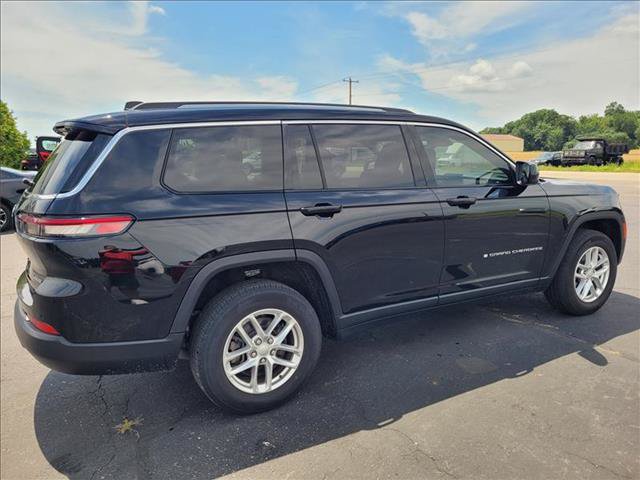 Used 2023 Jeep Grand Cherokee L Laredo AWD/4WD image 6