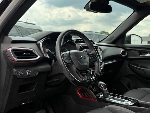 Used 2022 Chevrolet TrailBlazer RS w/ Technology Package FWD image 14