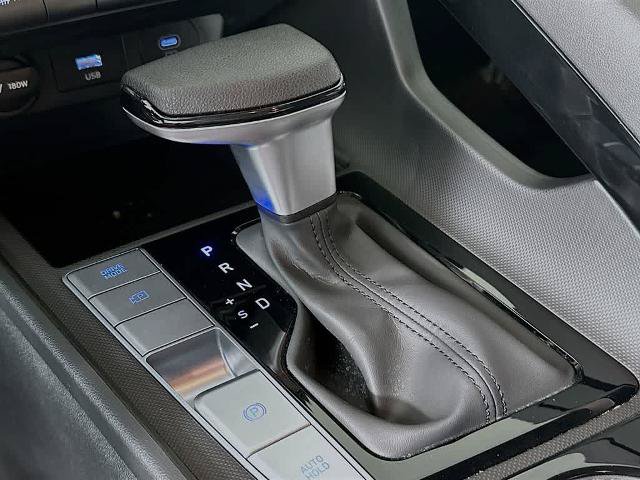 Used 2024 Hyundai Elantra Blue FWD image 18