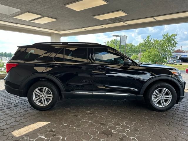 Certified 2023 Ford Explorer XLT w/ Equipment Group 202A AWD/4WD image 4
