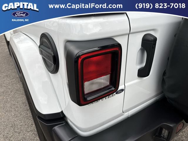Used 2022 Jeep Wrangler Unlimited Sahara image 15