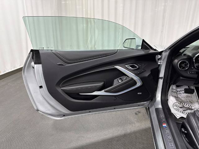 Used 2018 Chevrolet Camaro SS RWD image 10