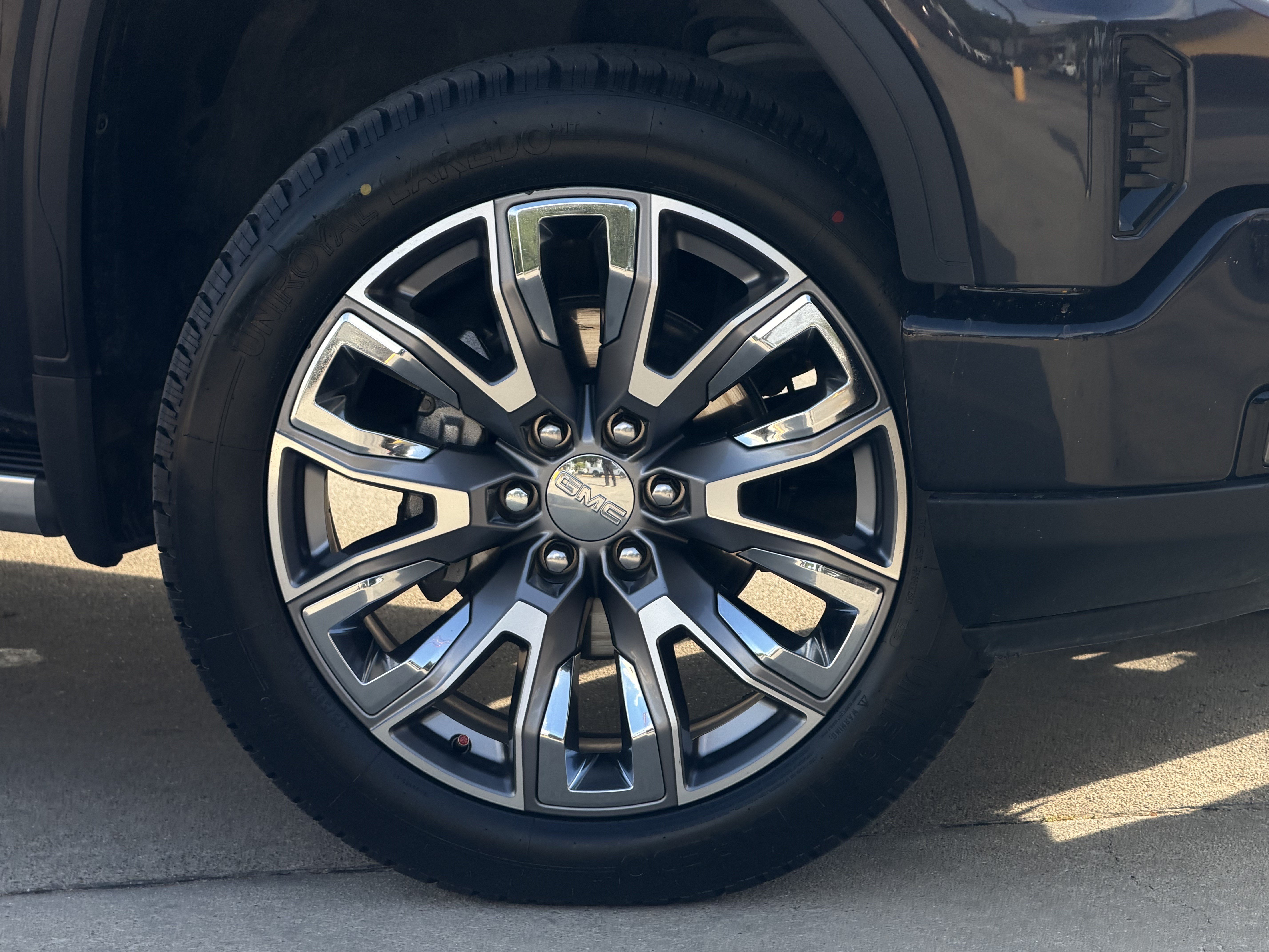 Used 2024 GMC Sierra 1500 Denali w/ Denali Reserve Package RWD image 3
