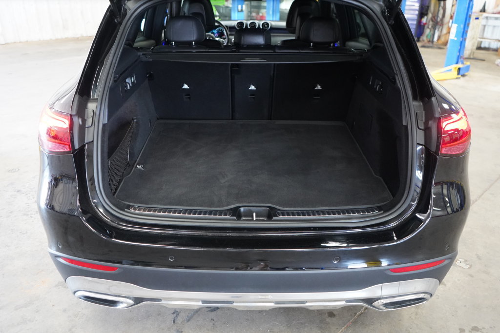 Used 2024 Mercedes-Benz GLC 300 4MATIC image 26