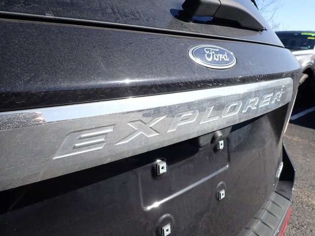Certified 2023 Ford Explorer XLT w/ Equipment Group 202A image 9