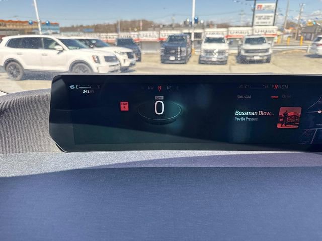 Certified 2025 Ford Expedition Active AWD/4WD image 31
