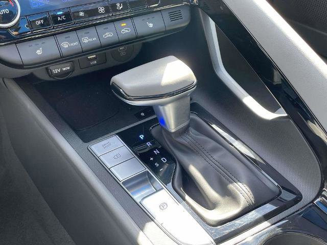 Used 2025 Hyundai Elantra SEL image 17
