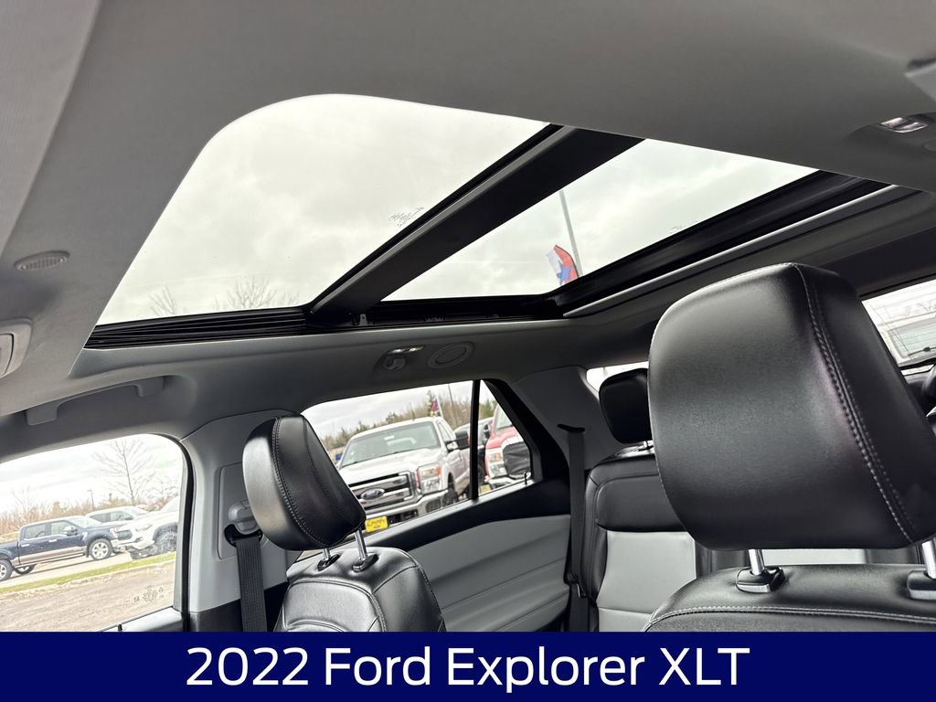 Certified 2022 Ford Explorer XLT w/ XLT Sport Appearance Package AWD/4WD image 18