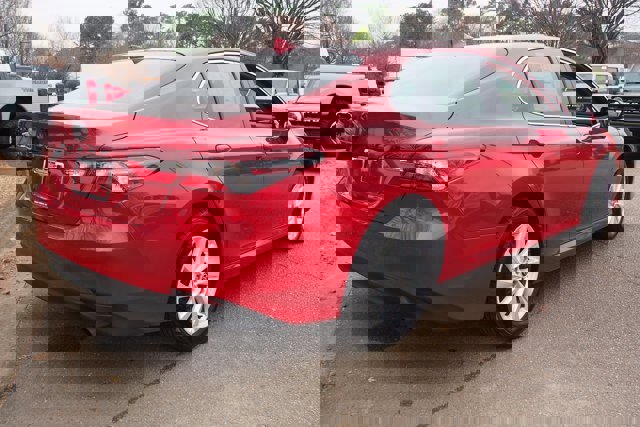 Used 2023 Toyota Camry LE image 4