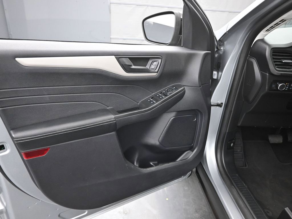 Certified 2022 Ford Escape SE w/ SE Sport Appearance Package image 41