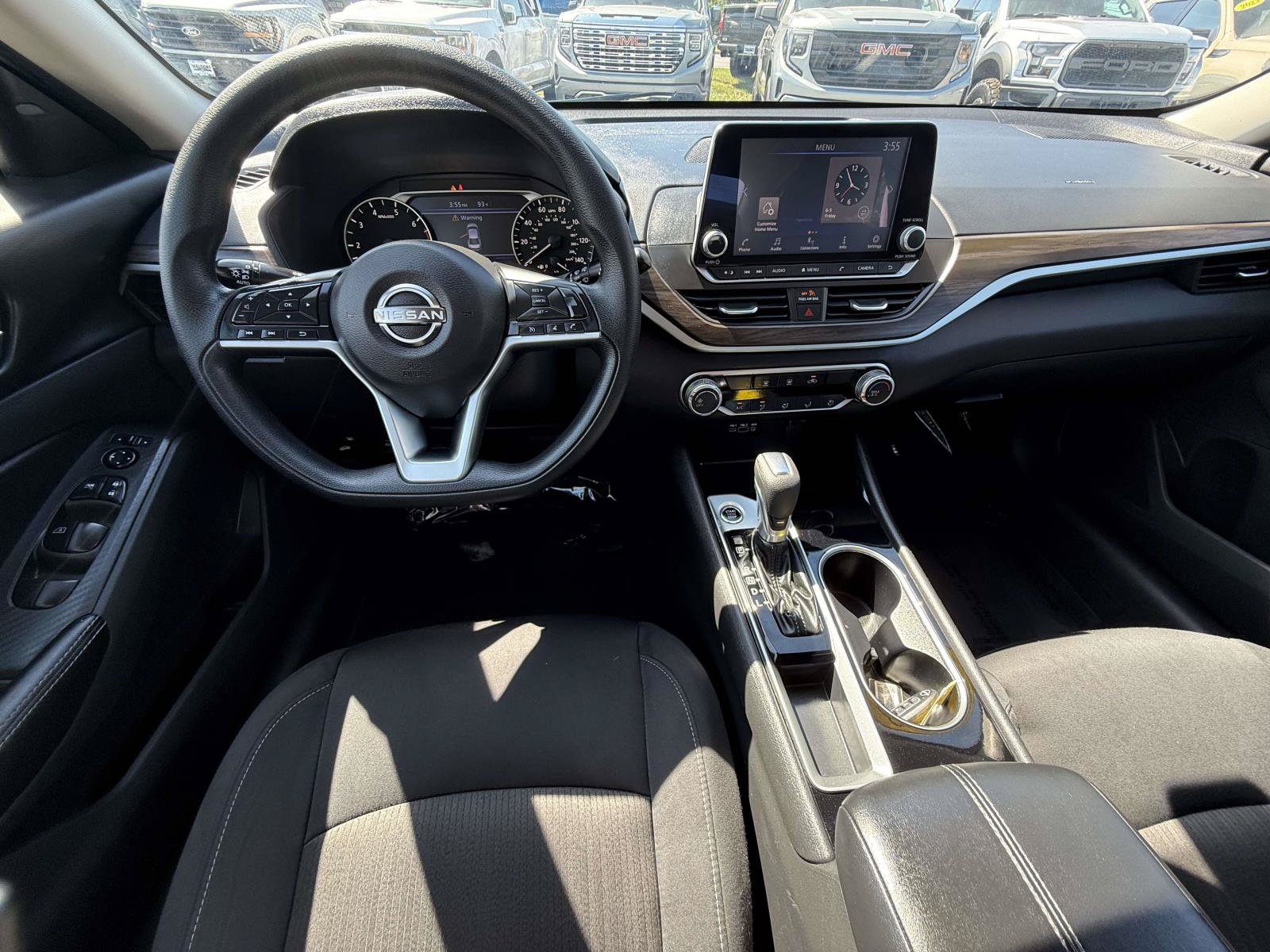 Used 2024 Nissan Altima 2.5 SV FWD image 7