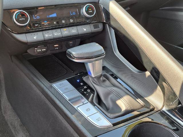 Used 2025 Hyundai Elantra SEL FWD image 13