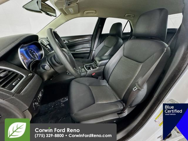 Used 2022 Chrysler 300 Touring image 22