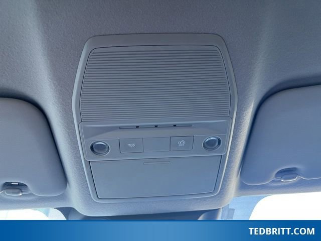 Used 2025 Nissan Kicks SR image 37