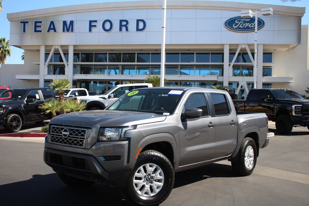 Used 2022 Nissan Frontier SV w/ Technology Package AWD/4WD image 2