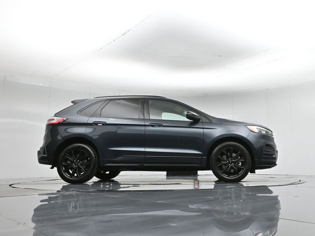 Certified 2022 Ford Edge SE w/ Black Appearance Package image 10