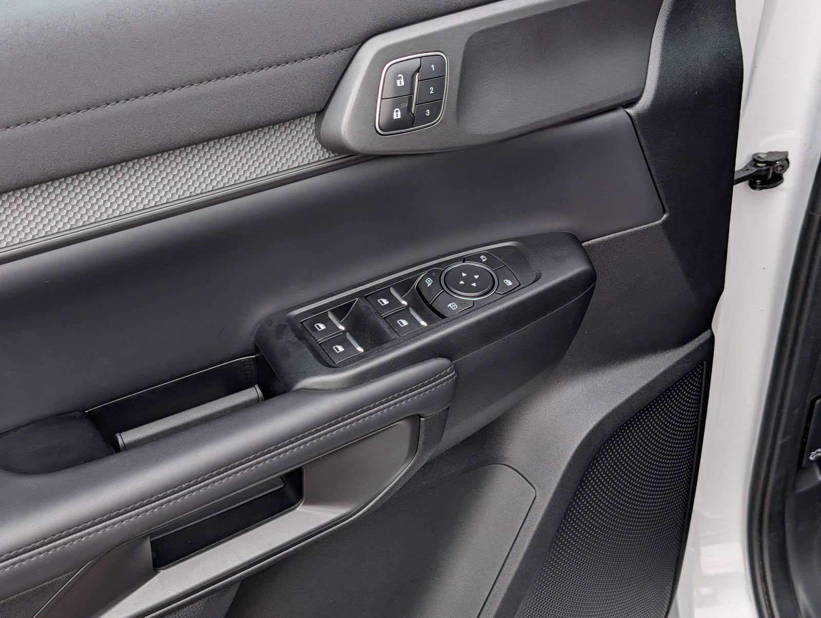 Certified 2025 Ford Ranger Raptor AWD/4WD image 18