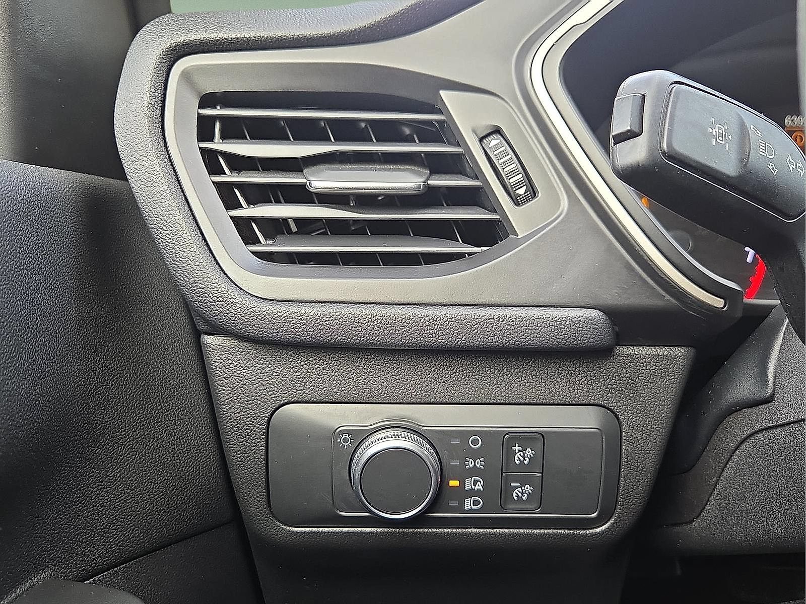 Certified 2020 Ford Escape SE FWD image 19