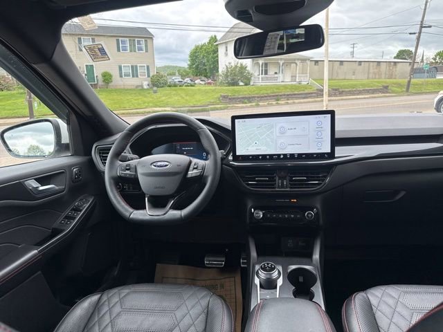 Certified 2023 Ford Escape ST-Line Elite w/ Premium Technology Package AWD/4WD image 38