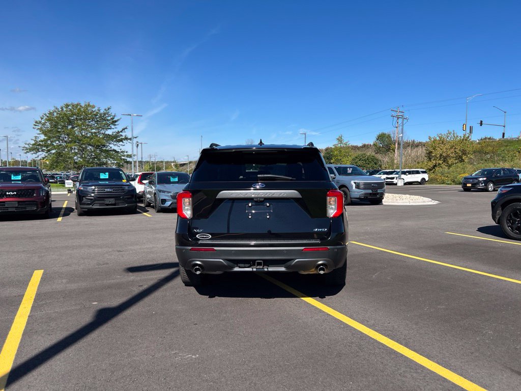 Certified 2022 Ford Explorer XLT w/ Equipment Group 202A AWD/4WD image 8