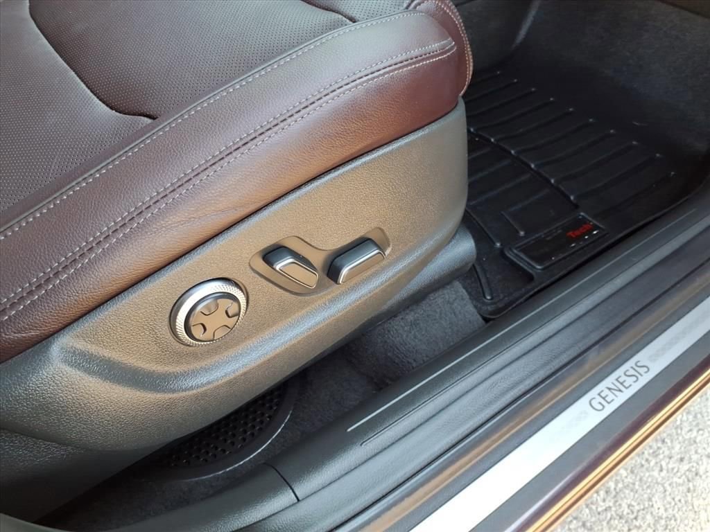 Used 2022 Genesis GV70 2.5T w/ Advanced Package image 7