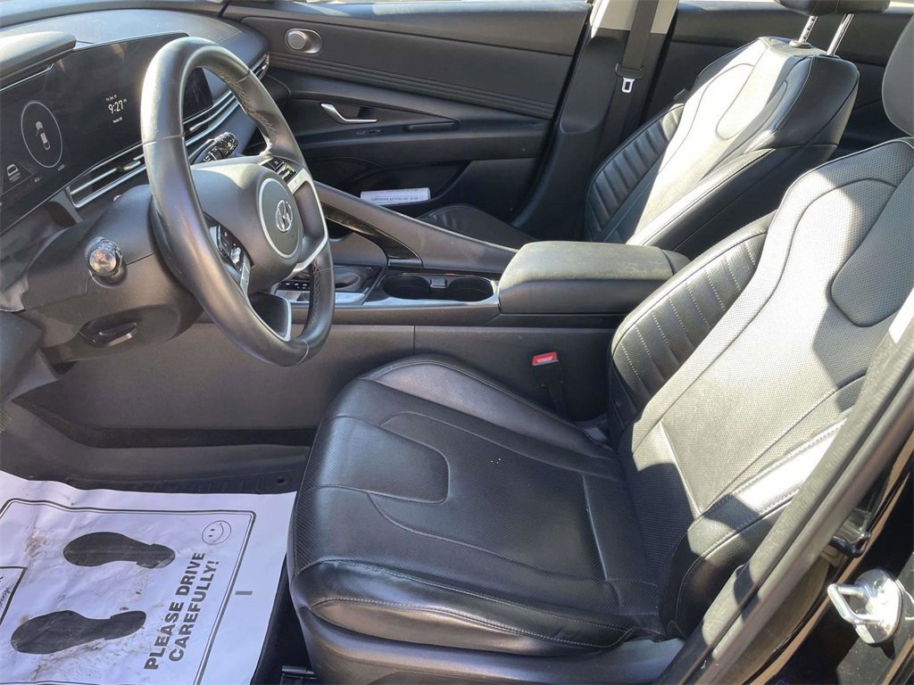 Used 2023 Hyundai Elantra Limited w/ Cargo Package image 13