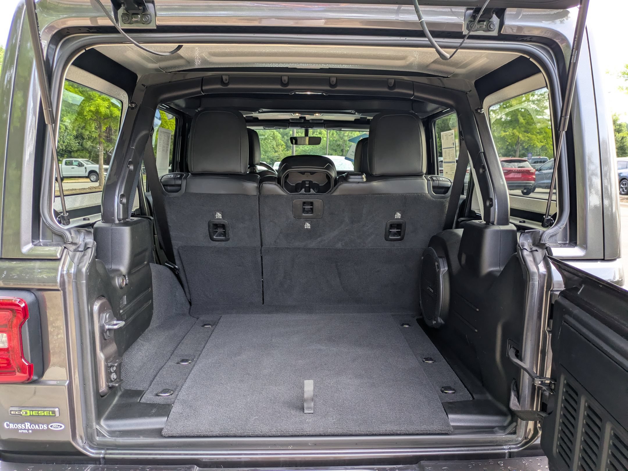 Used 2021 Jeep Wrangler Unlimited Sahara AWD/4WD image 32