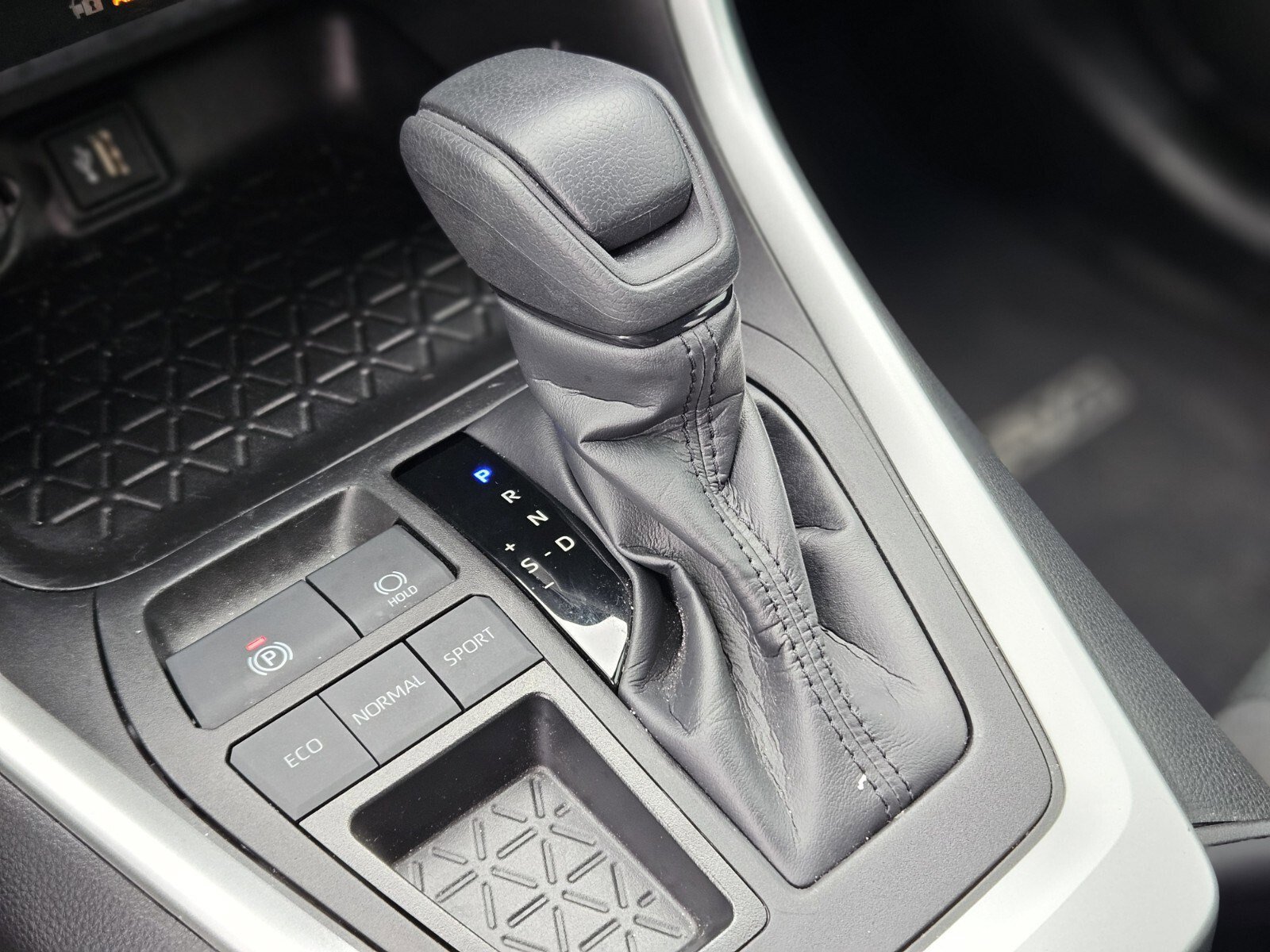 Used 2023 Toyota RAV4 XLE image 26