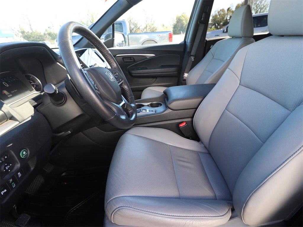 Used 2024 Honda Passport EX-L image 2