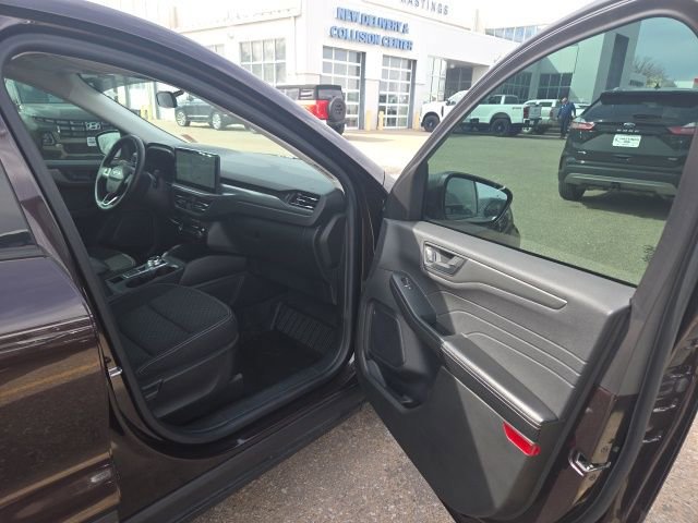 Certified 2023 Ford Escape Active w/ Tech Pack #1 AWD/4WD image 39