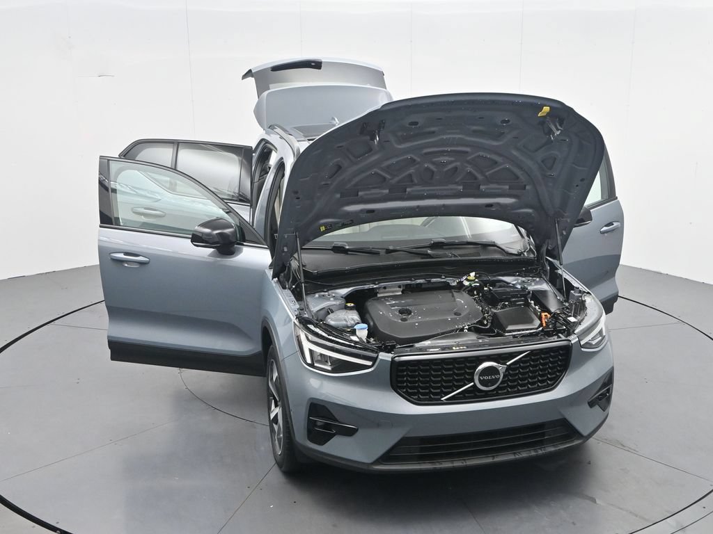 Used 2023 Volvo XC40 B4 Ultimate FWD image 46