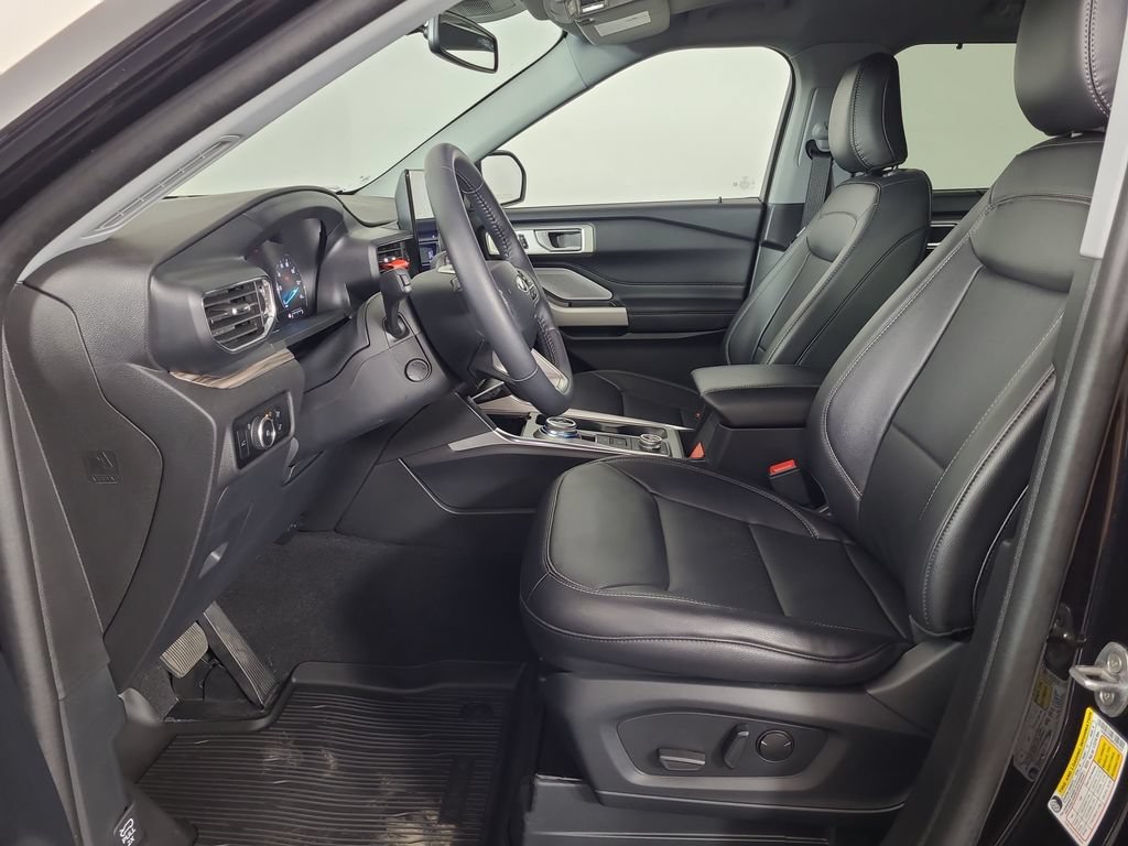 Certified 2023 Ford Explorer Limited w/ Limited Technology Package AWD/4WD image 19
