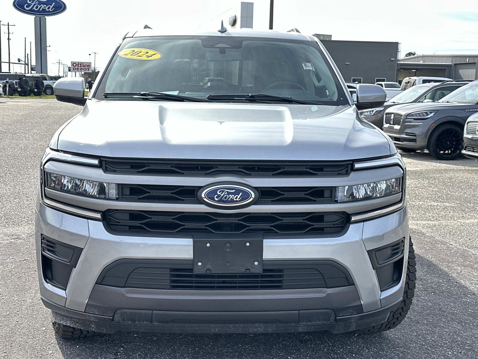 Certified 2024 Ford Expedition XLT image 7
