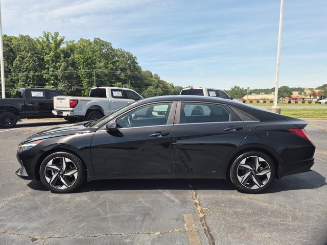 Used 2023 Hyundai Elantra Limited FWD image 7