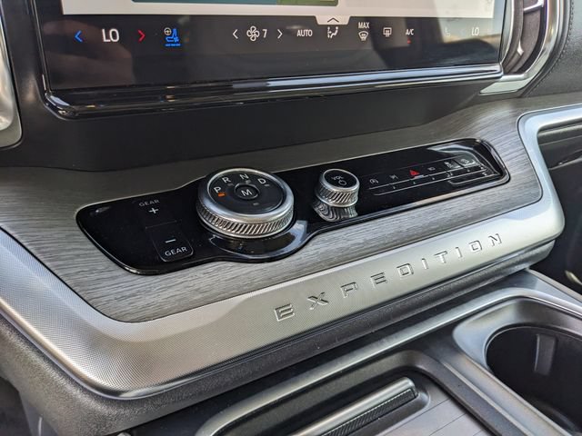 Certified 2025 Ford Expedition Platinum w/ Driver's Package AWD/4WD image 29