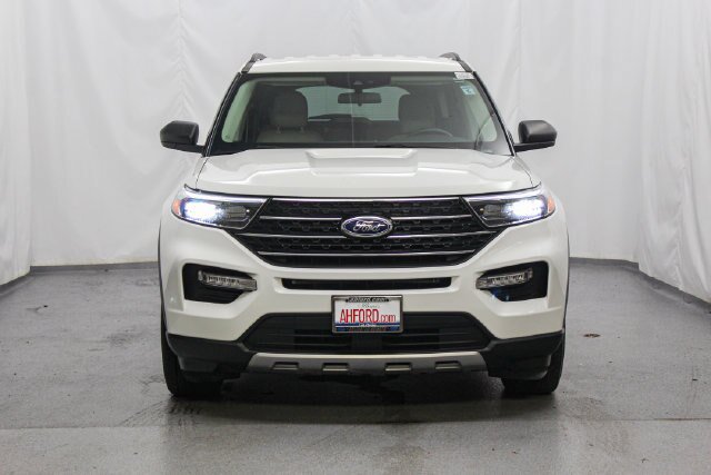Certified 2023 Ford Explorer XLT w/ Equipment Group 202A AWD/4WD image 3