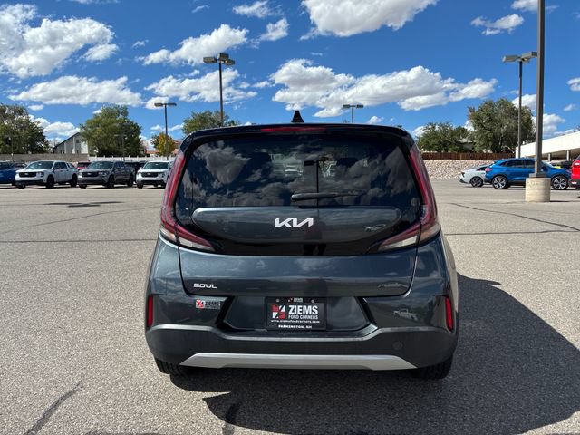 Used 2023 Kia Soul LX FWD image 4