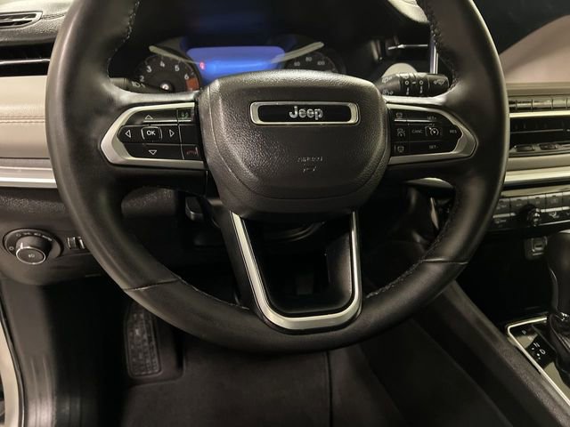 Used 2025 Jeep Compass Limited AWD/4WD image 9