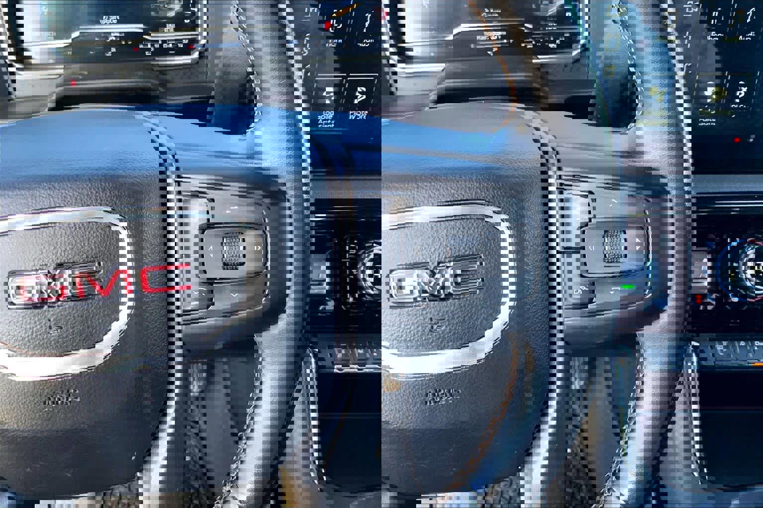 Used 2024 GMC Sierra 2500 AT4 w/ Technology Package image 21