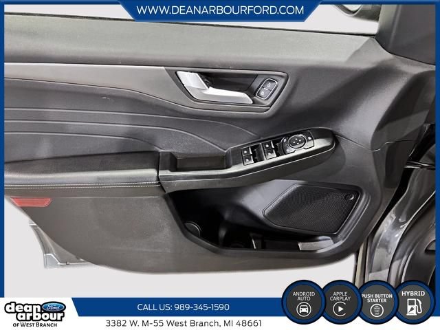Certified 2025 Ford Escape SE w/ Class II Trailer Tow Package FWD image 12