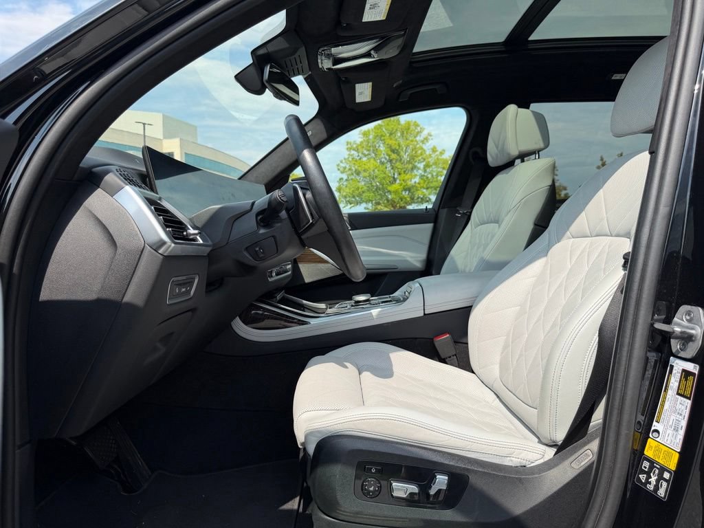 Used 2024 BMW X7 xDrive40i AWD/4WD image 17