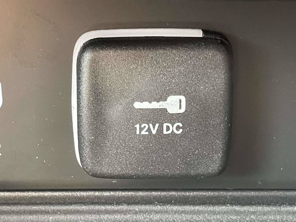 Used 2024 Jeep Grand Cherokee L Altitude RWD image 23
