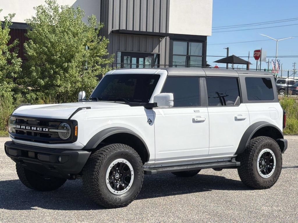Certified 2023 Ford Bronco Outer Banks w/ Sasquatch Package AWD/4WD image 8