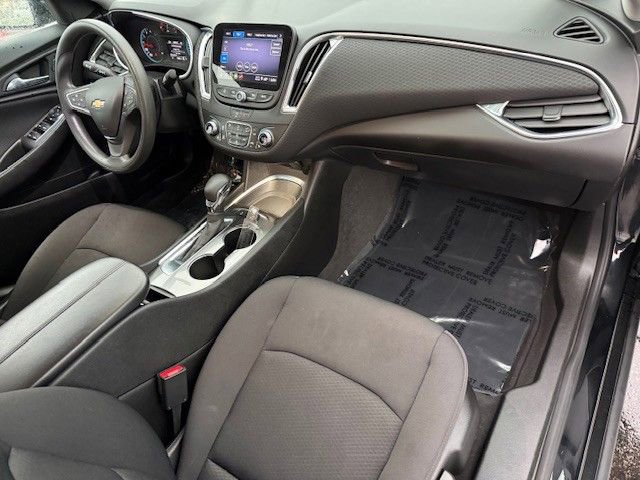 Used 2021 Chevrolet Malibu LT FWD image 15
