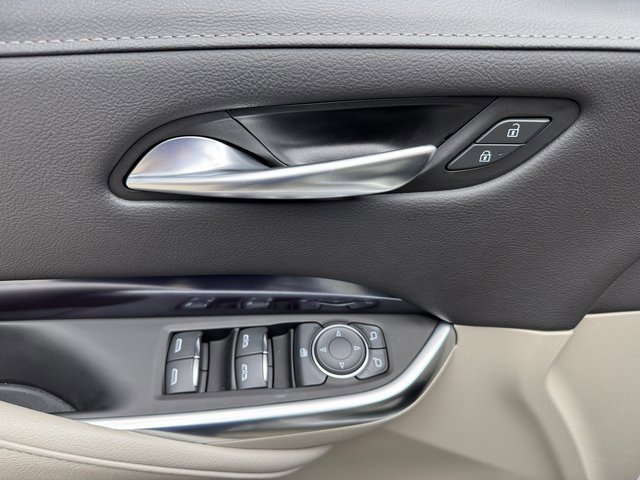 Used 2023 Cadillac XT4 Luxury w/ Cold Weather Package image 10