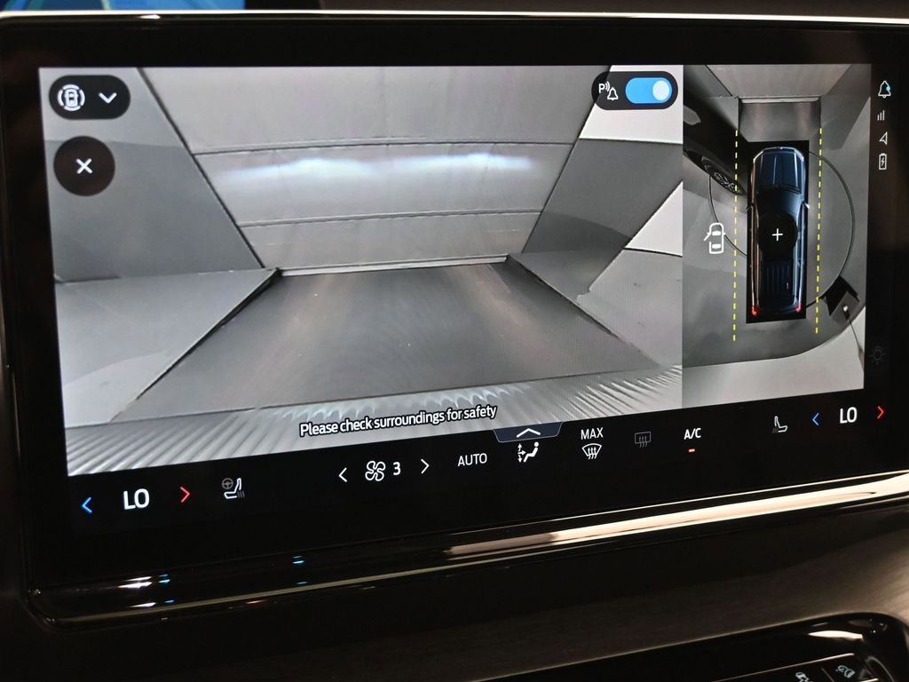 Certified 2025 Ford Expedition Max Platinum image 16